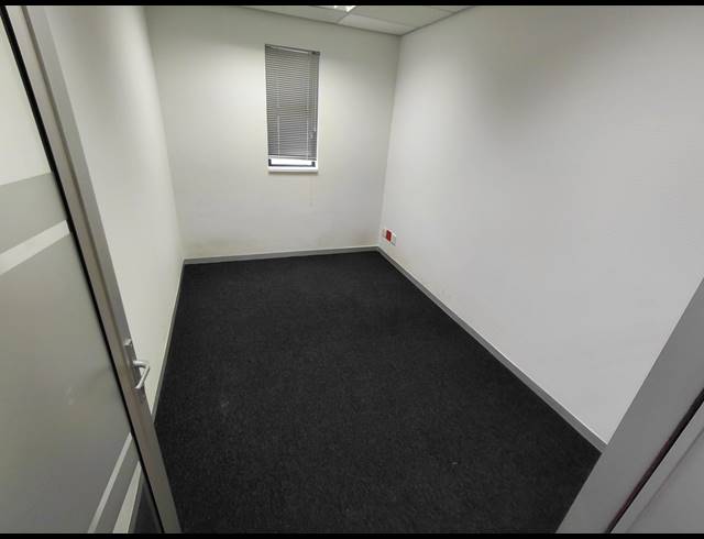 209M² OFFICE TO LET IN BRYANSTON